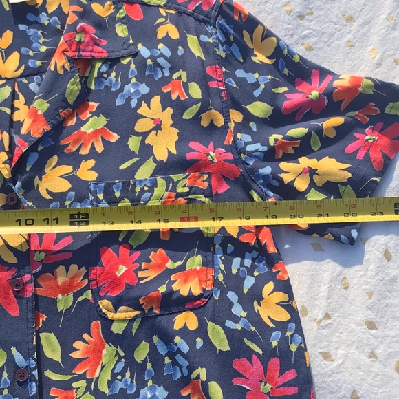 Women’s Short Sleeve Button Down Floral Top - Picture 7 of 16